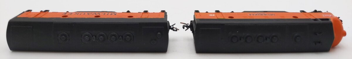 Micro-Trains Z Scale Milwaukee Road EMD F7 A/B Diesel Locomotive #721-Custom