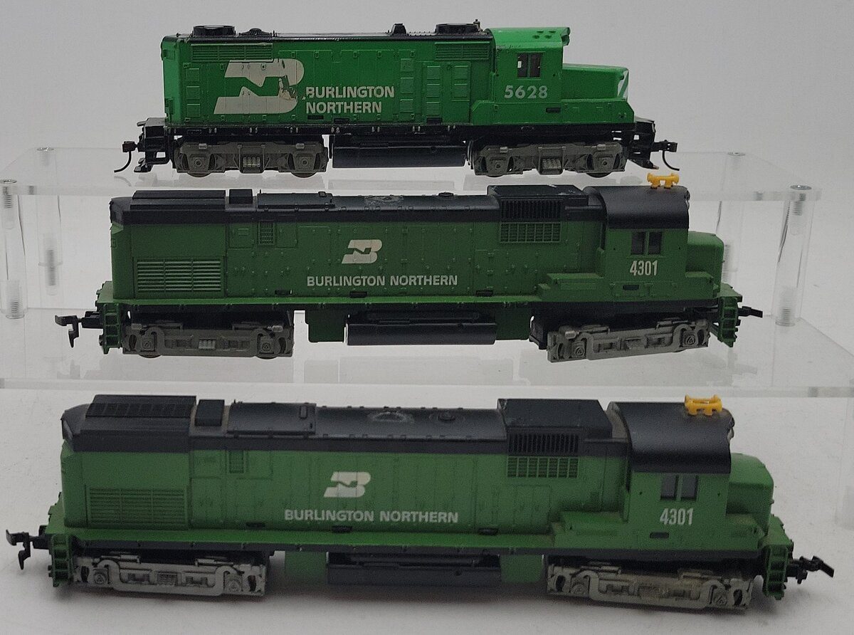 Tyco HO Assorted Burlington Northern Diesel Locomotives #5628,4301,4301 [3] EX
