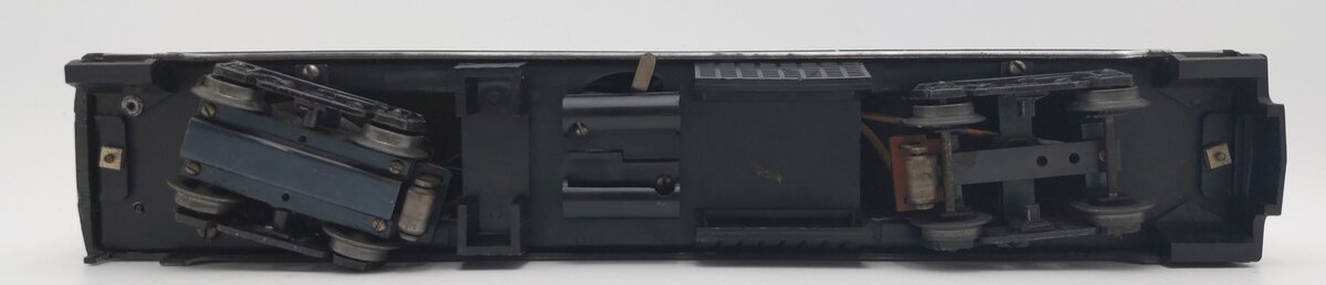 KMT O Gauge Vintage Santa Fe Passenger Car