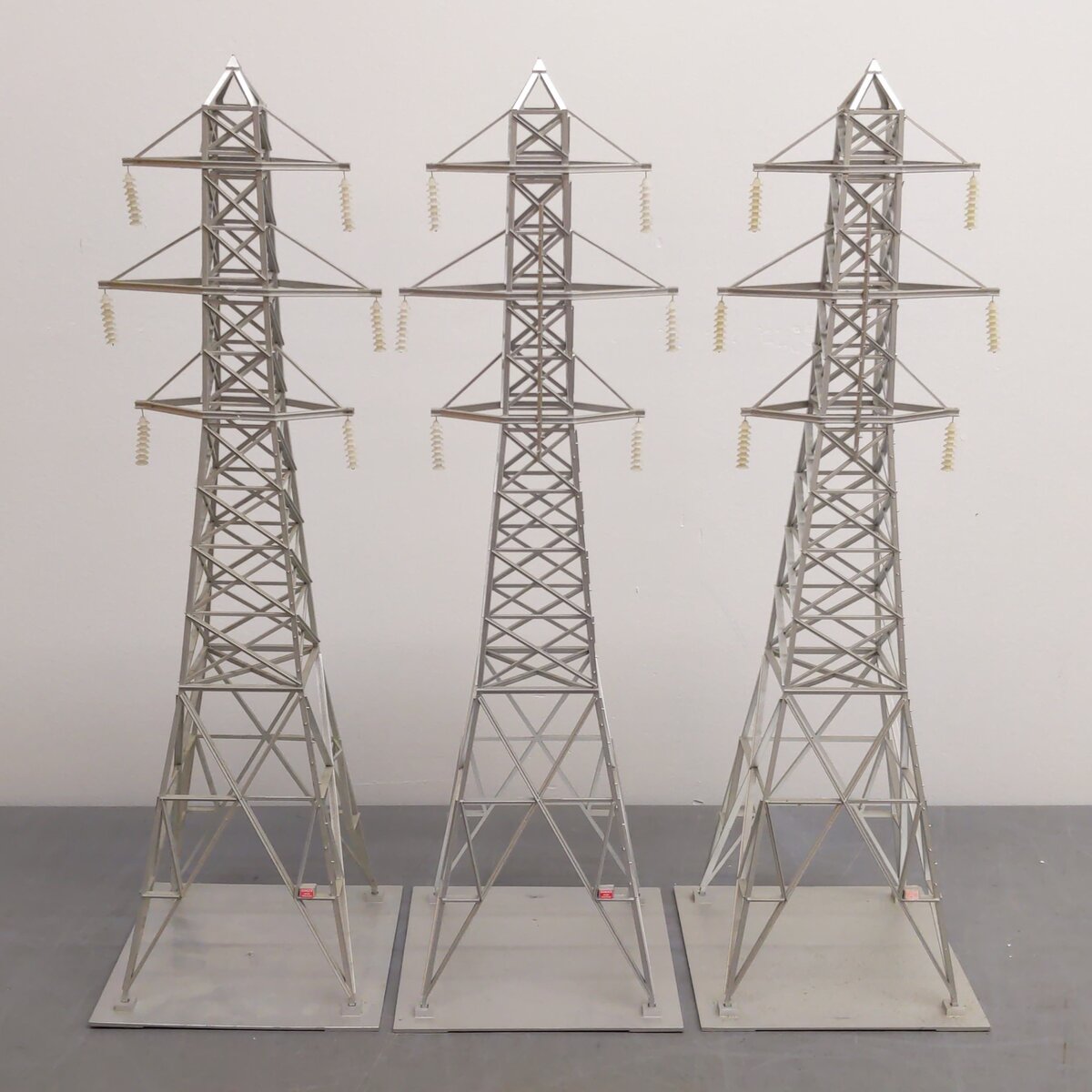 MTH 30-1056 O Hi-Tension Tower Set (Set of 3) EX