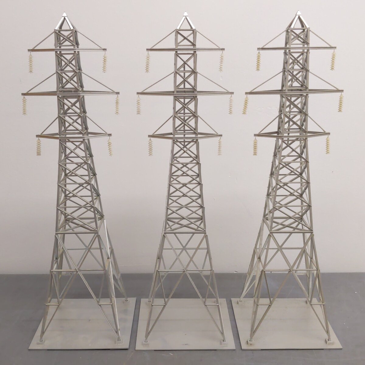 MTH 30-1056 O Hi-Tension Tower Set (Set of 3) EX