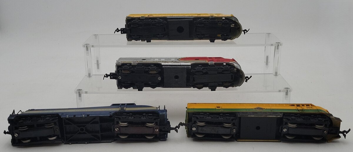AHM & Tyco HO Assorted Diesel Locomotives #266,537,4015 [4] EX