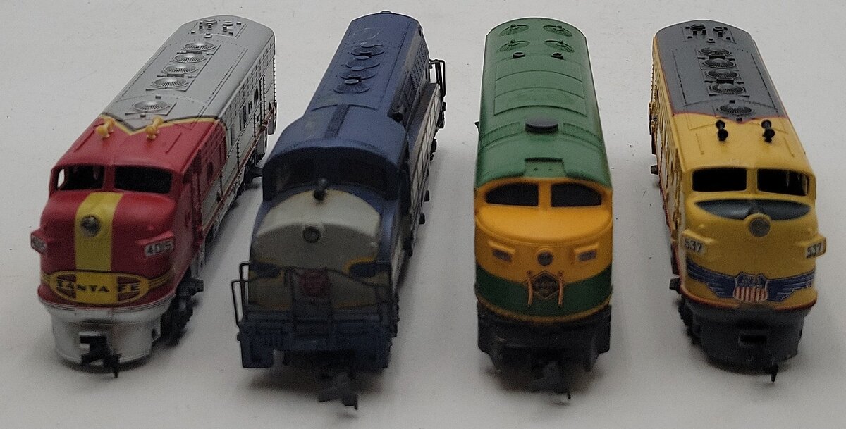 AHM & Tyco HO Assorted Diesel Locomotives #266,537,4015 [4] EX
