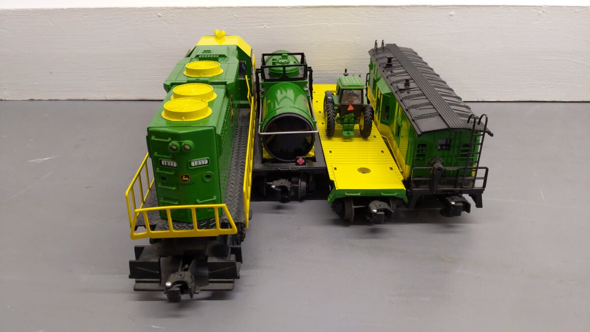 Lionel 6-81480 O Gauge John Deere RS-3 LionChief Diesel Freight Train Set EX