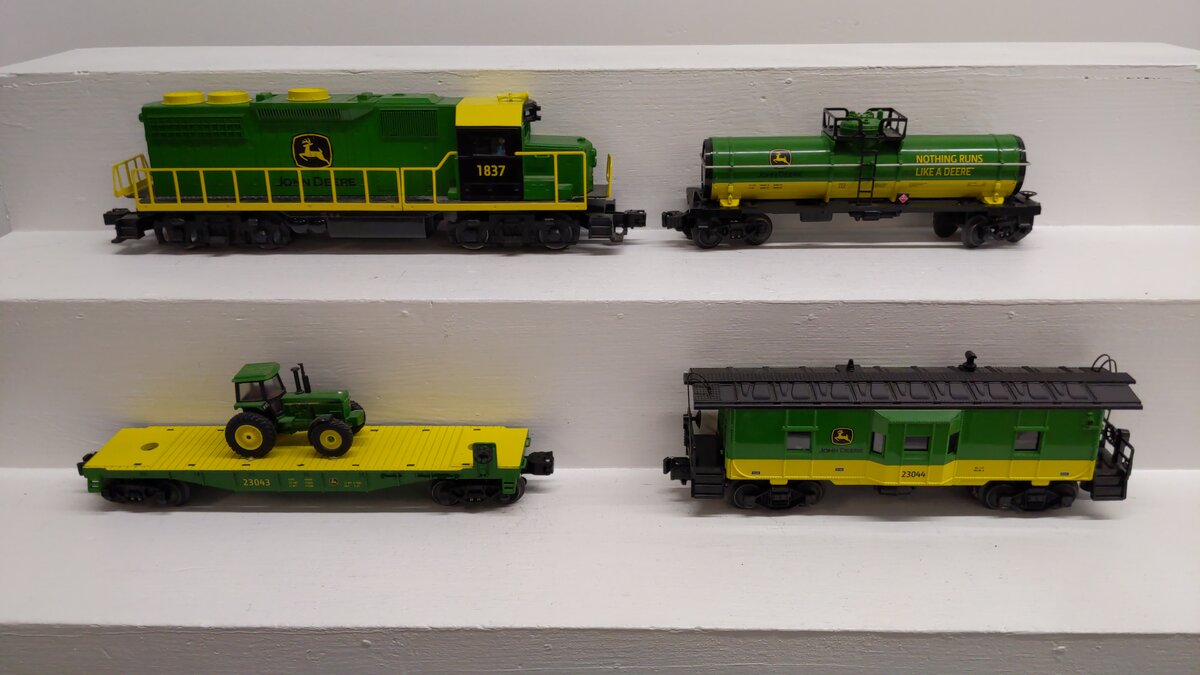 Lionel 6-81480 O Gauge John Deere RS-3 LionChief Diesel Freight Train Set EX