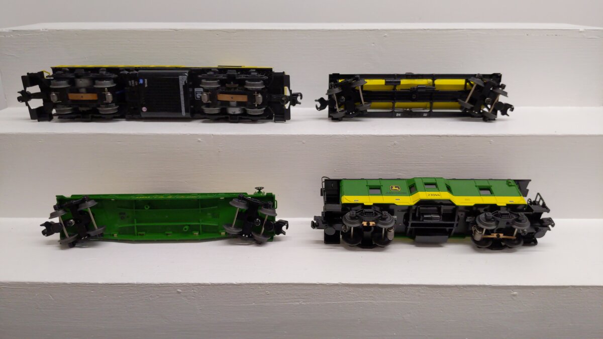 Lionel 6-81480 O Gauge John Deere RS-3 LionChief Diesel Freight Train Set EX