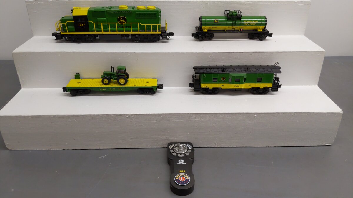 Lionel 6-81480 O Gauge John Deere RS-3 LionChief Diesel Freight Train Set EX