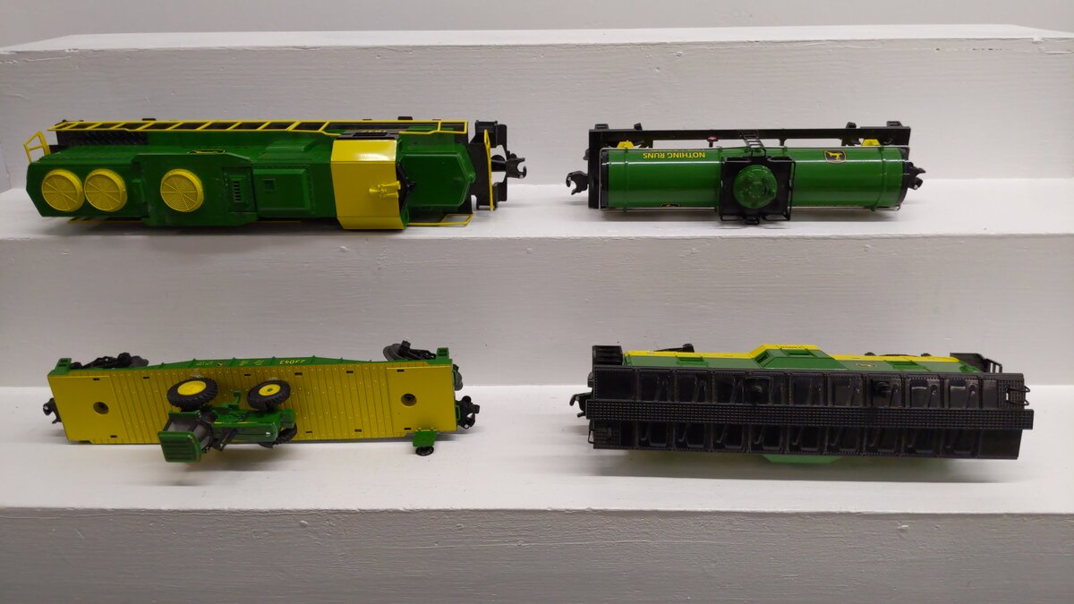Lionel 6-81480 O Gauge John Deere RS-3 LionChief Diesel Freight Train Set EX