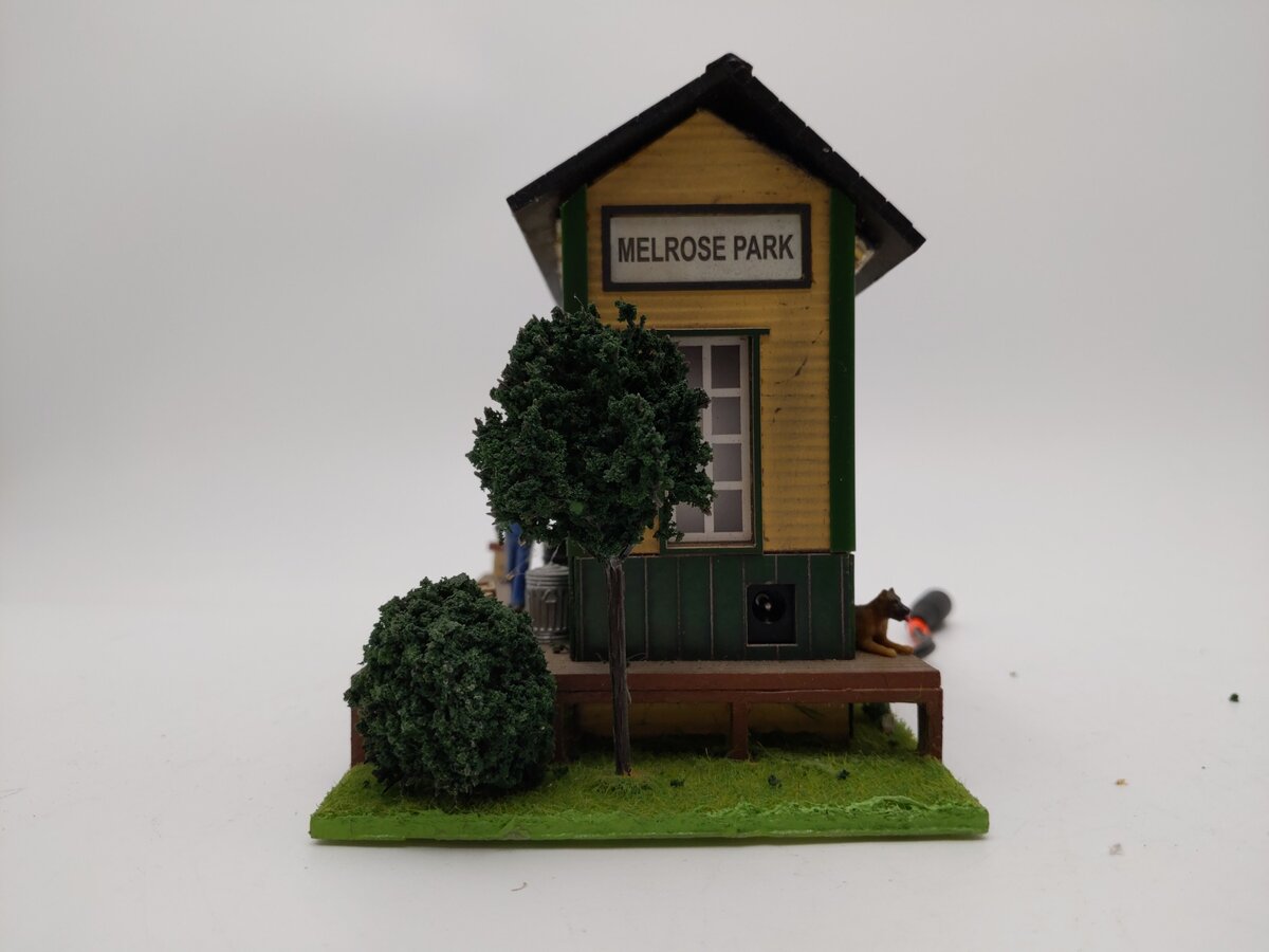 Menards 279-5551 O Scale Melrose Park Train Station VG