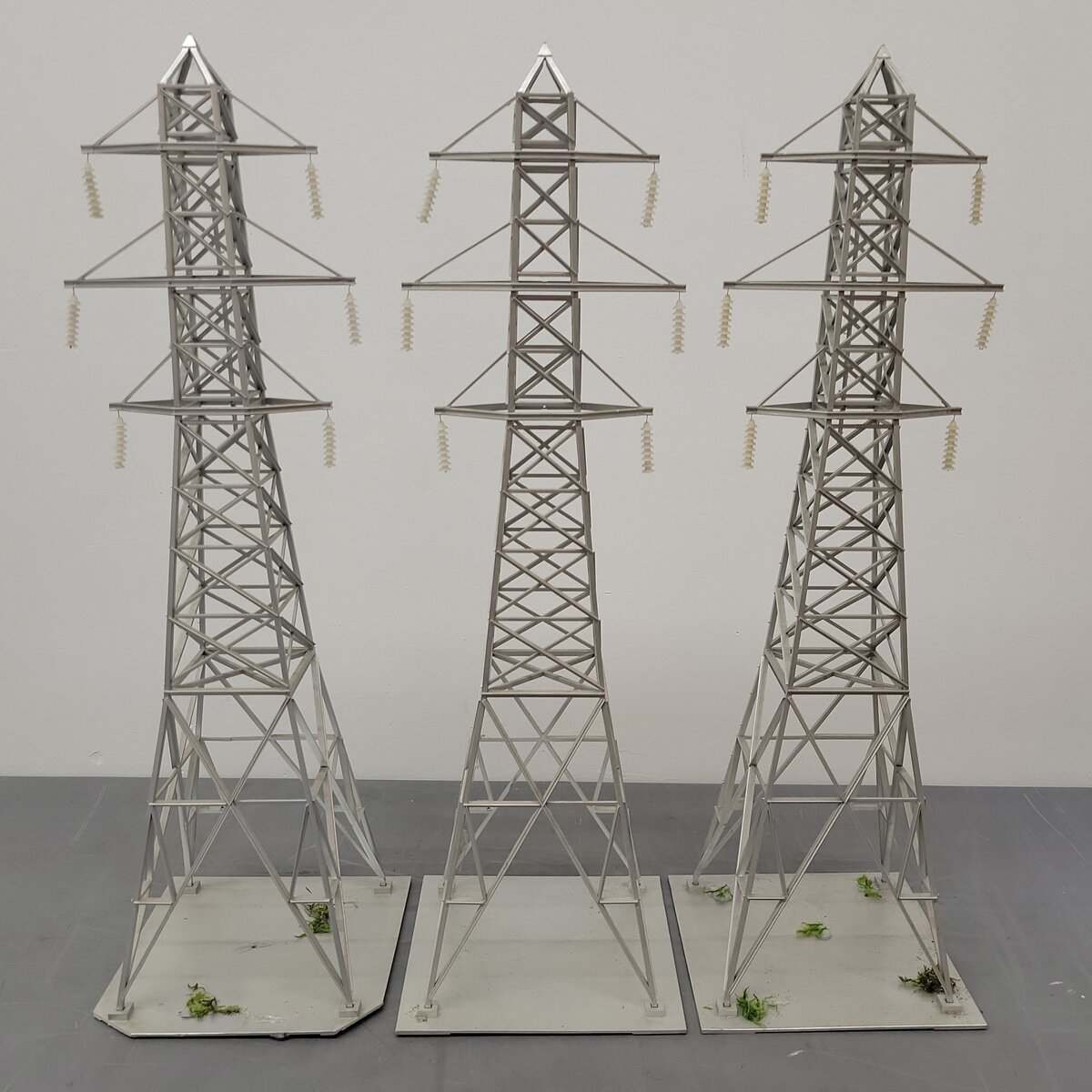 MTH 30-1056 O Hi-Tension Tower Set (Set of 3) EX
