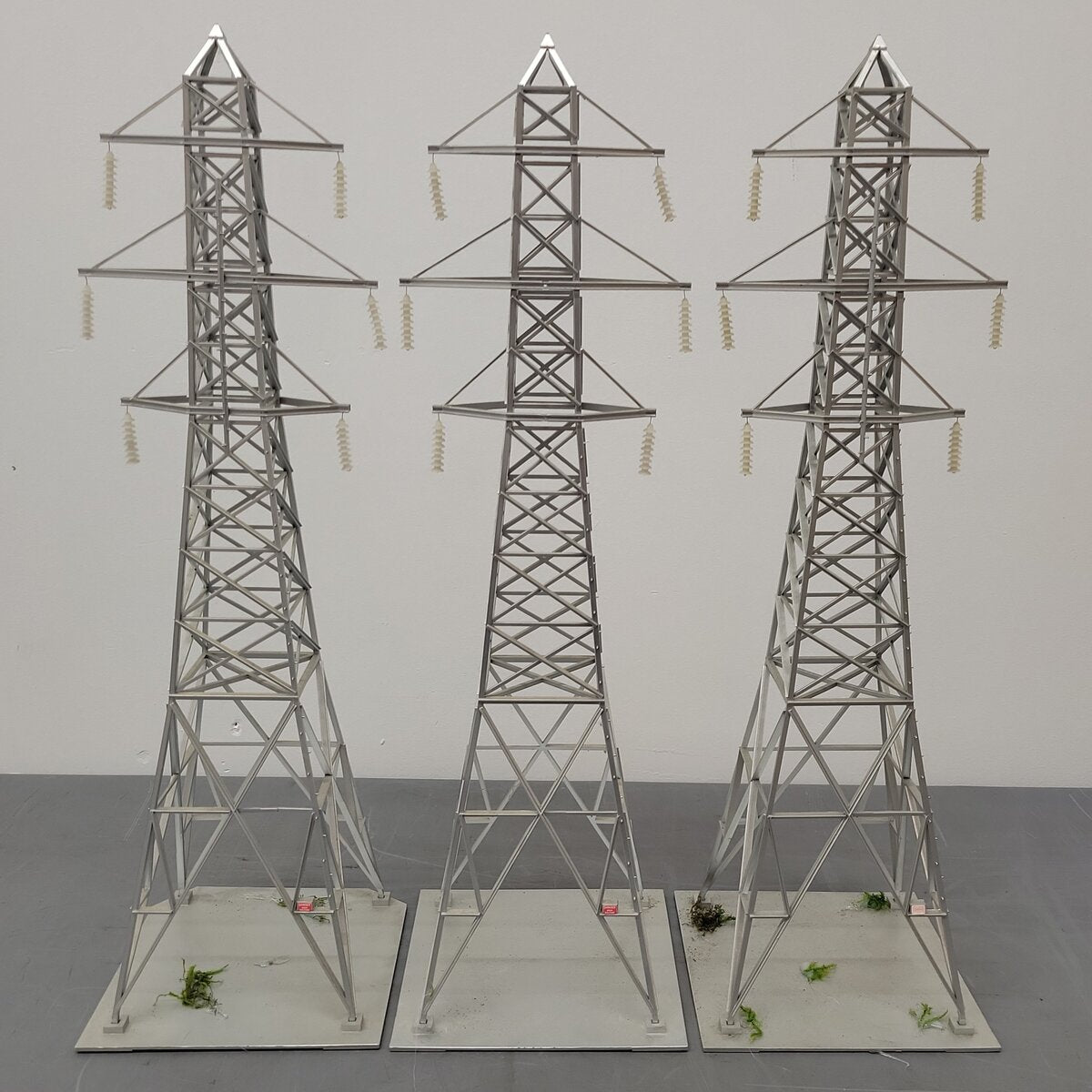 MTH 30-1056 O Hi-Tension Tower Set (Set of 3) EX