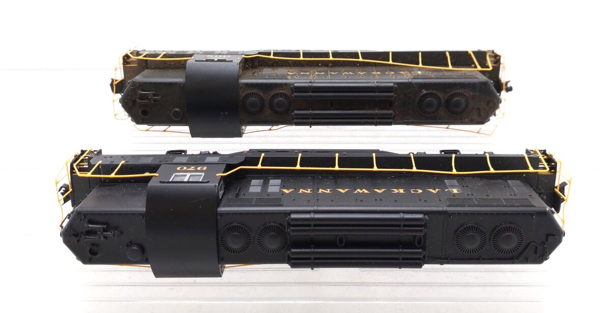 Life-like HO Scale Lackawanna Diesel Locomotives [2] EX