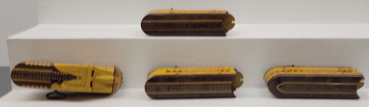 Marx Vintage O Union Pacific M10005 Streamlined Wind Up Locomotive Set VG