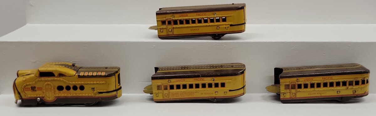 Marx Vintage O Union Pacific M10005 Streamlined Wind Up Locomotive Set VG