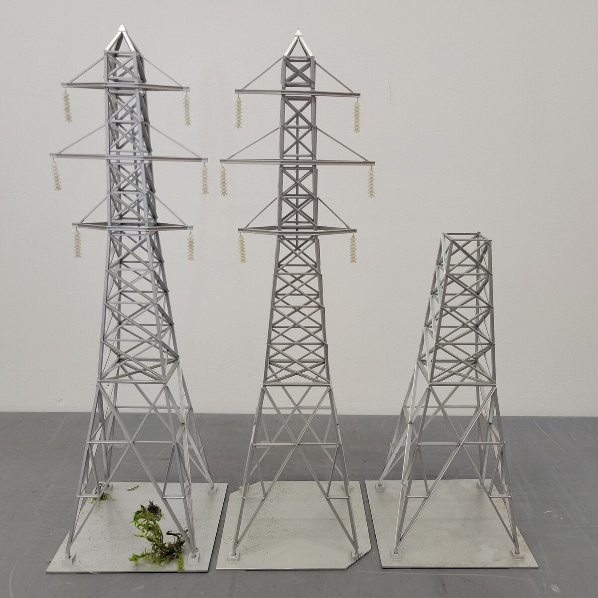 MTH 30-1056 O Hi-Tension Tower Set (Set of 3) VG