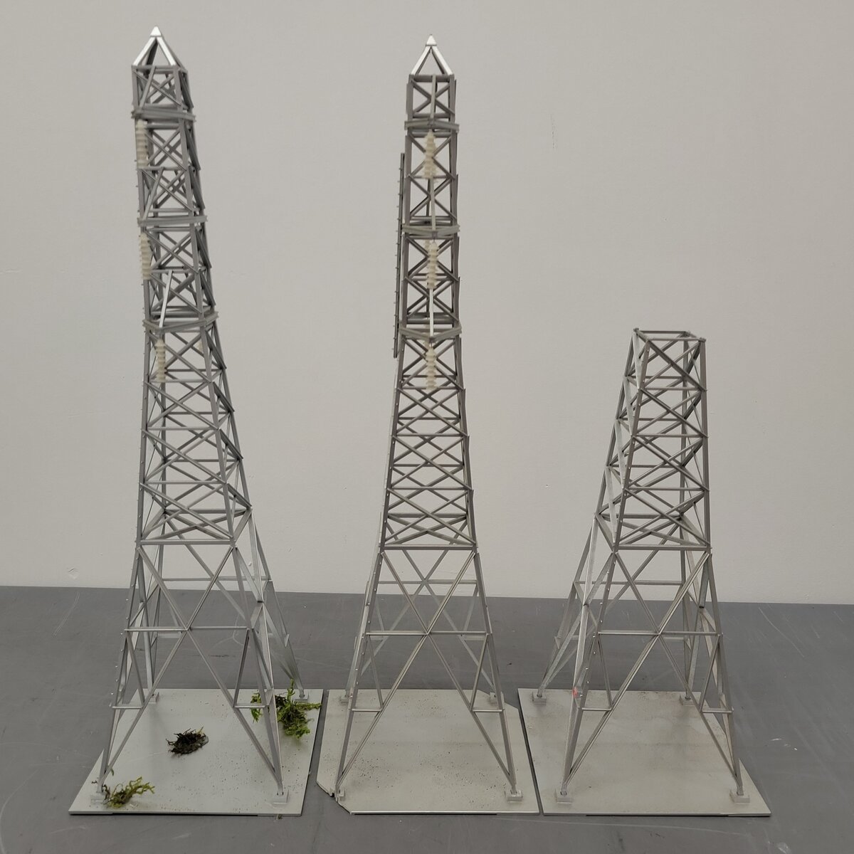 MTH 30-1056 O Hi-Tension Tower Set (Set of 3) VG