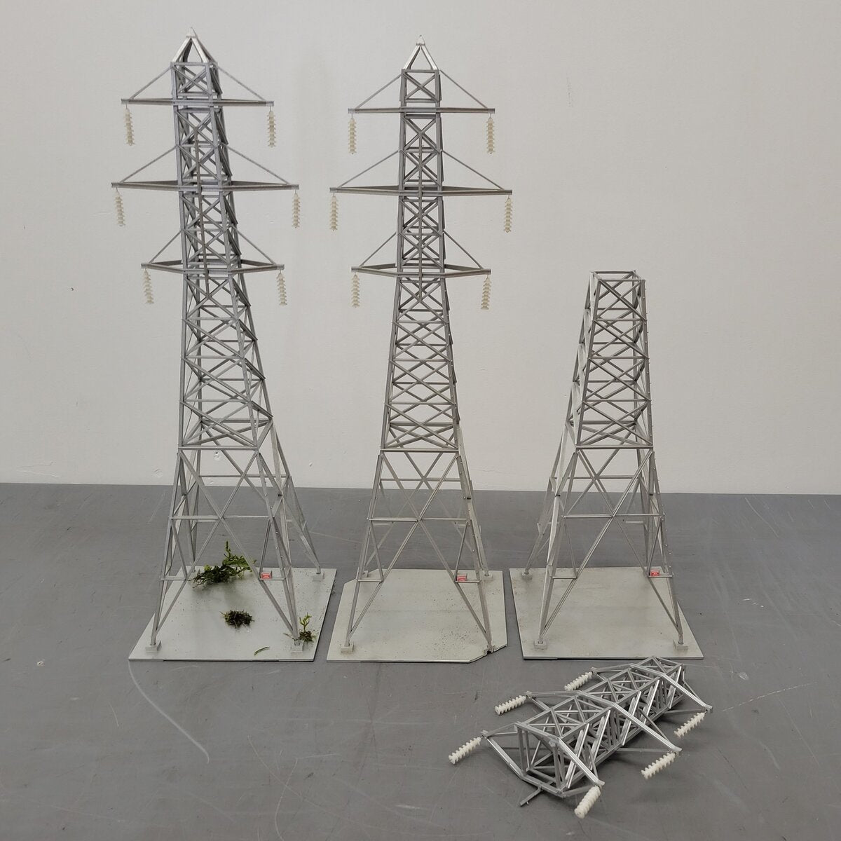 MTH 30-1056 O Hi-Tension Tower Set (Set of 3) VG