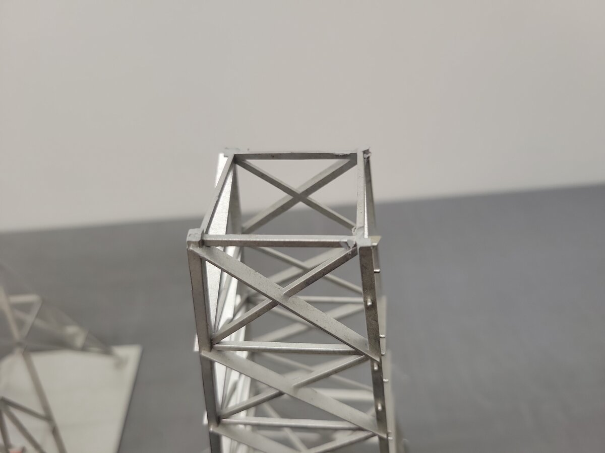 MTH 30-1056 O Hi-Tension Tower Set (Set of 3) VG