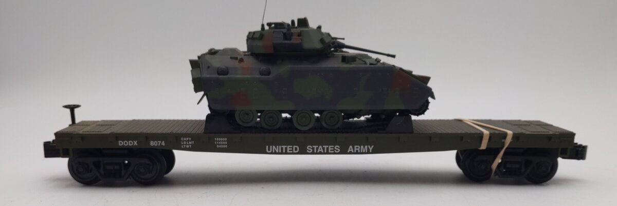 MTH 30-76807 O Gauge U.S. Army Flatcar with Bradley Fighting Vehicles #8074 VG