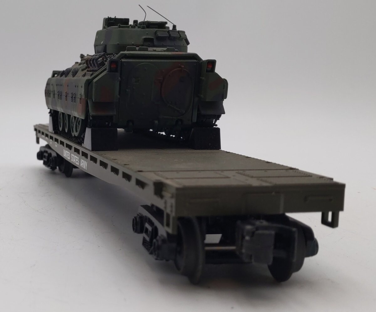MTH 30-76807 O Gauge U.S. Army Flatcar with Bradley Fighting Vehicles #8078 VG