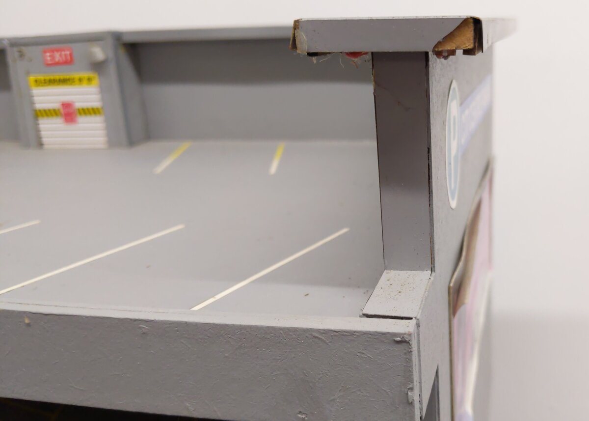 Menards 279-4392 O Scale Citi Center Parking Garage w/Shops VG