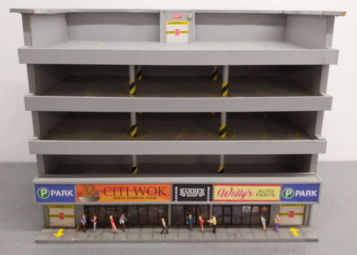 Menards 279-4392 O Scale Citi Center Parking Garage w/Shops VG