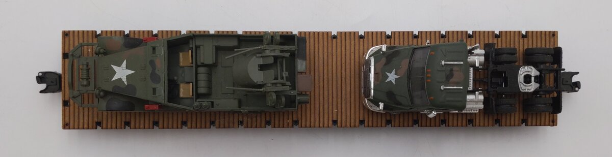 Menards 279-3384 O Gauge Army Flatcar w/ Half Track and Semi Tractor #19246 EX