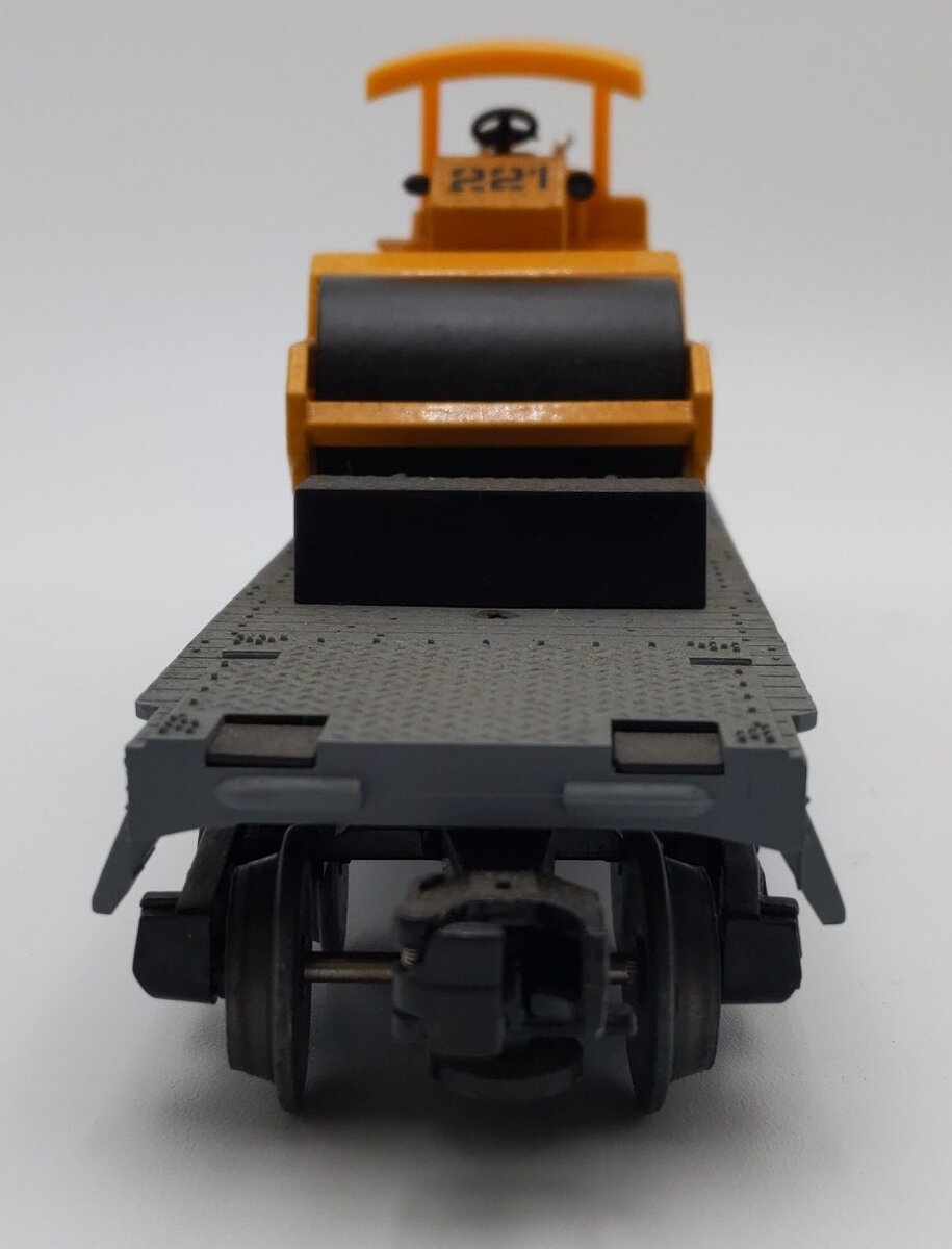 MTH 30-7619 O Gauge MTH Construction Flatcar with Pavement Compactor EX