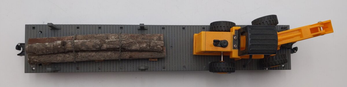 K-Line 6-21240 O Gauge Undecorated Flatcar w/Loader and Logs EX