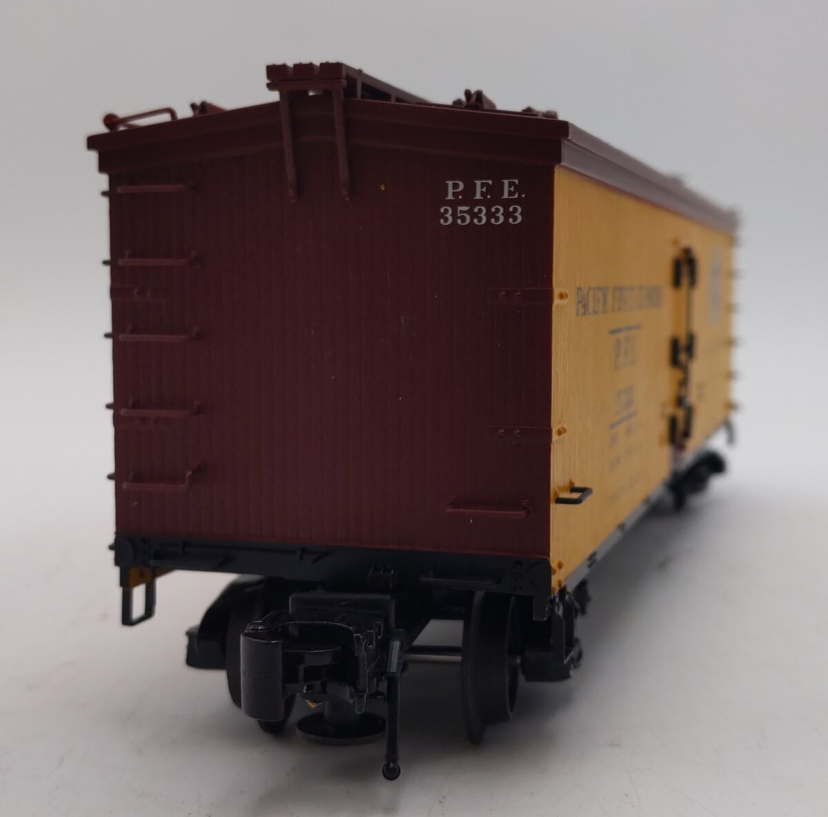 Atlas 6708-4 O Gauge Pacific Fruit Express Reefer Car #35333 3-Rail LN/Box