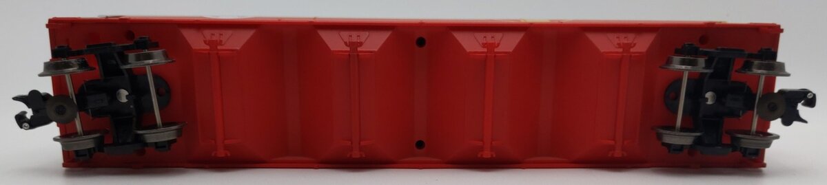 Menards 275-9368 O Gauge Santa Fe Warbonnet Smooth-Sided Hopper #6037 EX