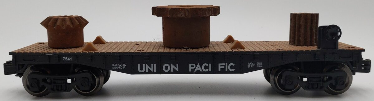 Menards O Gauge Union Pacific Flat Car #7541 - Custom Load VG
