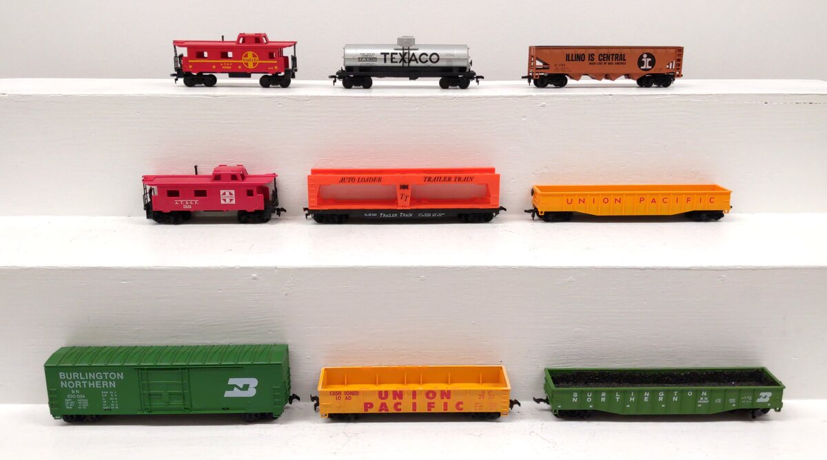 AHM & Other HO Scale Assorted Freight Cars [9] EX