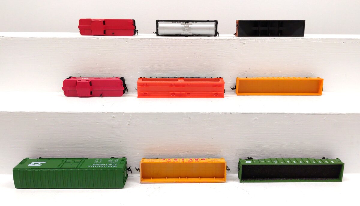 AHM & Other HO Scale Assorted Freight Cars [9] EX
