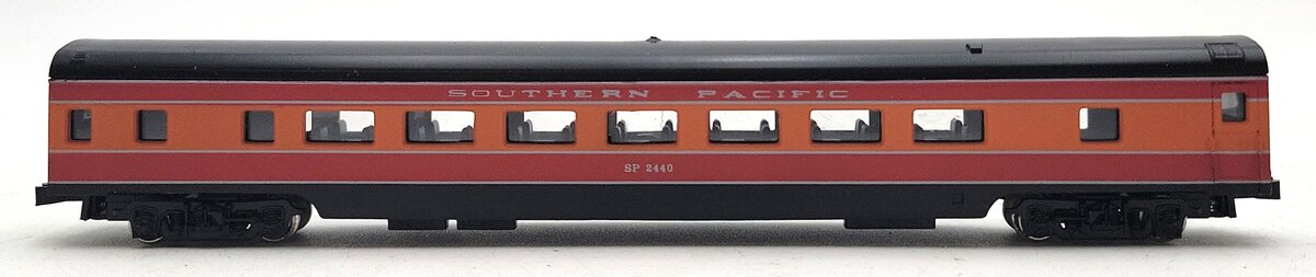 Con-Cor 140016 N Southern Pacific Daylight 85' Streamlined Smoothside Coach Car EX/Box