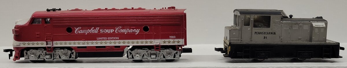 HO Scale Assorted Diesel Locomotives: 1982 and 21 [2] VG