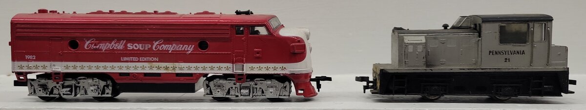 HO Scale Assorted Diesel Locomotives: 1982 and 21 [2] VG
