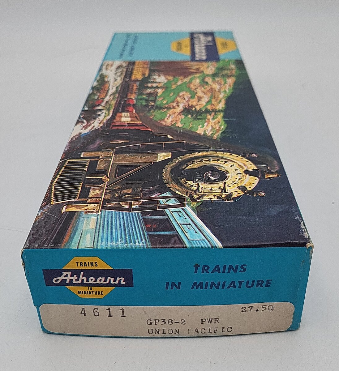 Athearn 4611 HO Scale Union Pacific GP-38 Powered Diesel Locomotive #2056 EX/Box