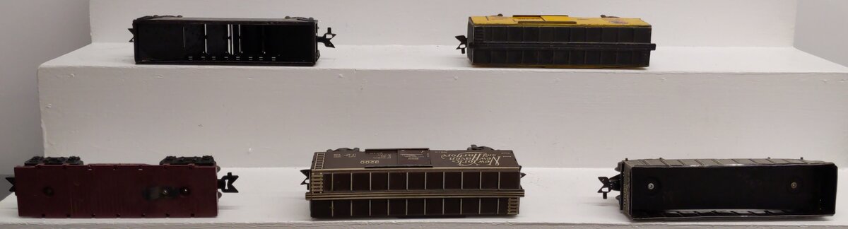 Marc/Other O Gauge Prewar Custom Freight Cars #254000,705,3200,123079 [5] VG