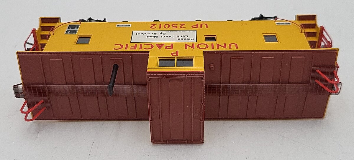 Centralia Car Shops CCS6065-07 N UP 'Please, Let's Don't Meet..." Caboose #25012 EX/Box