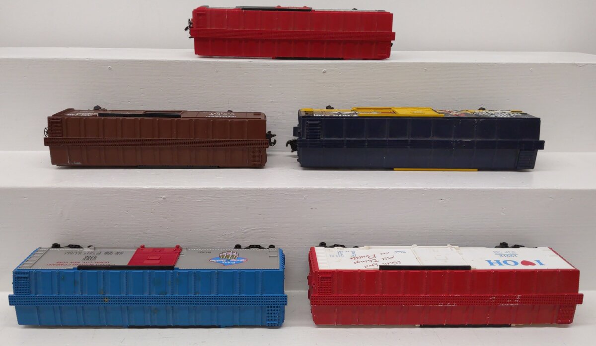 Lionel, K-Line, MTH O Gauge Assorted Boxcars: #9700, #9754, #1999, #19912 [5] VG