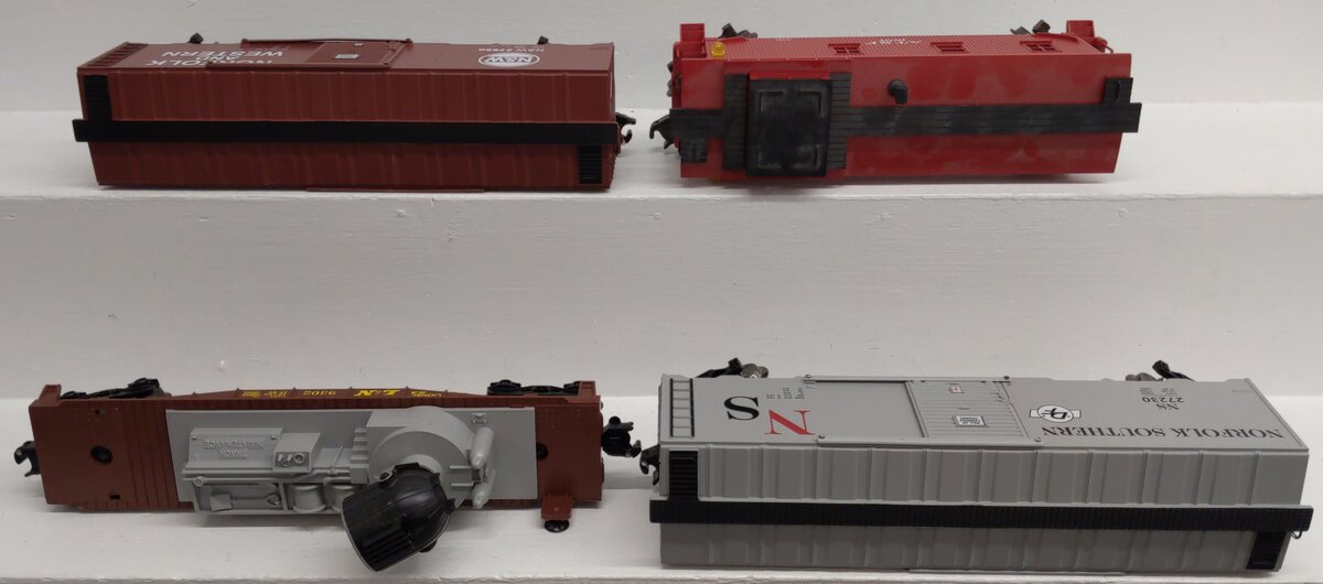 Lionel and Others O Gauge Assorted Freight Cars #1997, #27990, #9302, #27230 [4] EX