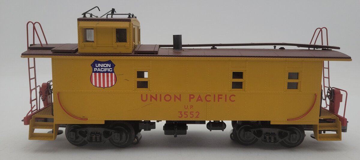K-Line K617-2111 O Gauge Union Pacific Lighted Steel Sided Smoking Caboose #3552 VG
