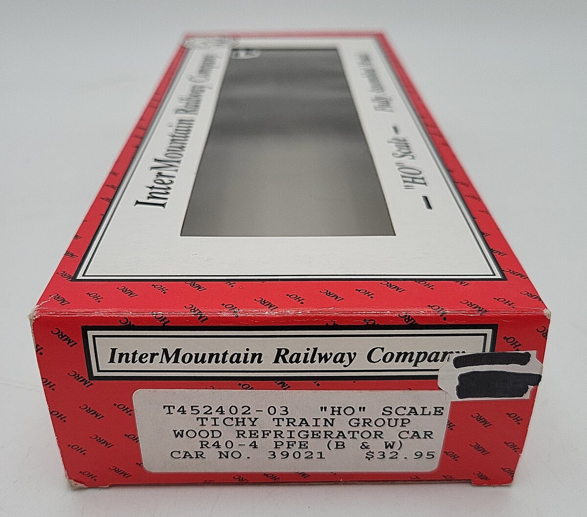 InterMountain T452402-03 HO Scale PFE Wood Reefer Car #39021 EX/Box