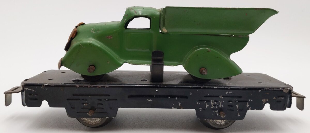Marx 562 Vintage O Flatcar w/ Green Dump Truck VG