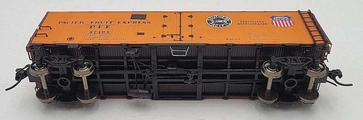 InterMountain 45501-72 Pacific Fruit Express Steel Sided Ice Bunker Car EX/Box