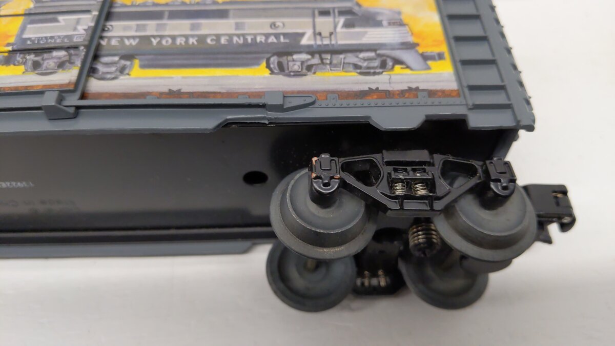 Lionel & MTH O Gauge Assorted Boxcars: #2004, #1998, #19827, #891 [5] VG
