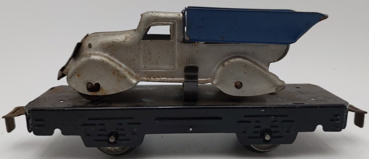 Marx 562 Vintage O Flatcar w/ Silver Dump Truck VG