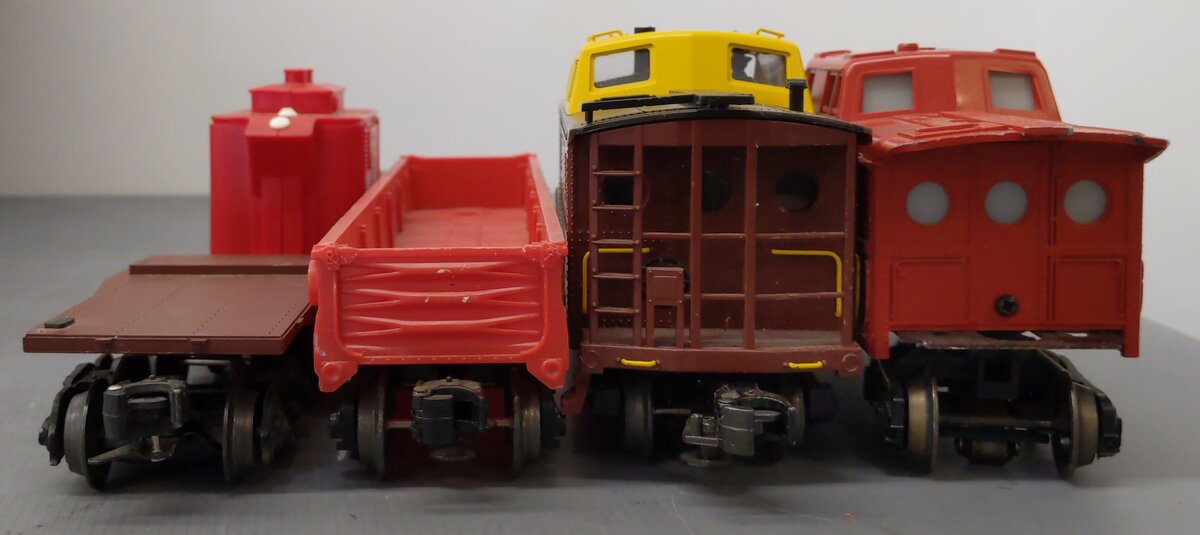 Lionel & MTH O Gauge Assorted Freight Cars: #477954, #9163, #16355, #9233 [4] VG