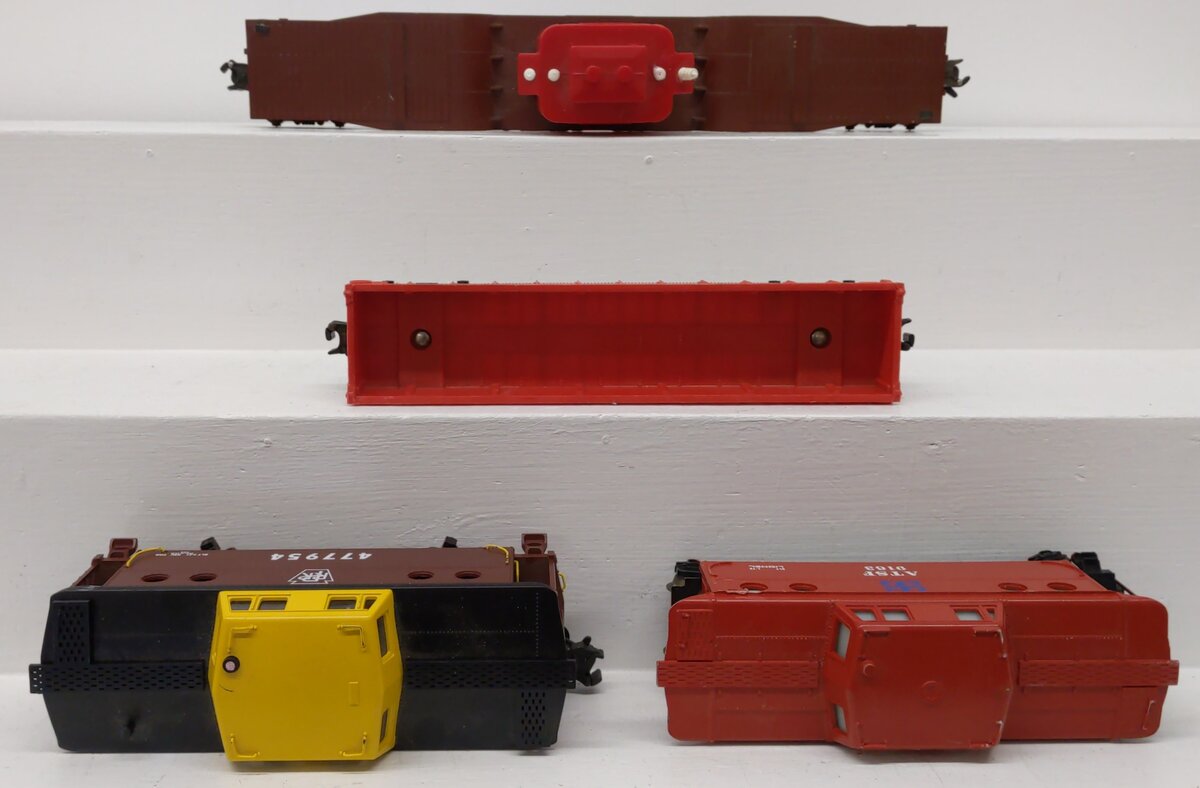 Lionel & MTH O Gauge Assorted Freight Cars: #477954, #9163, #16355, #9233 [4] VG